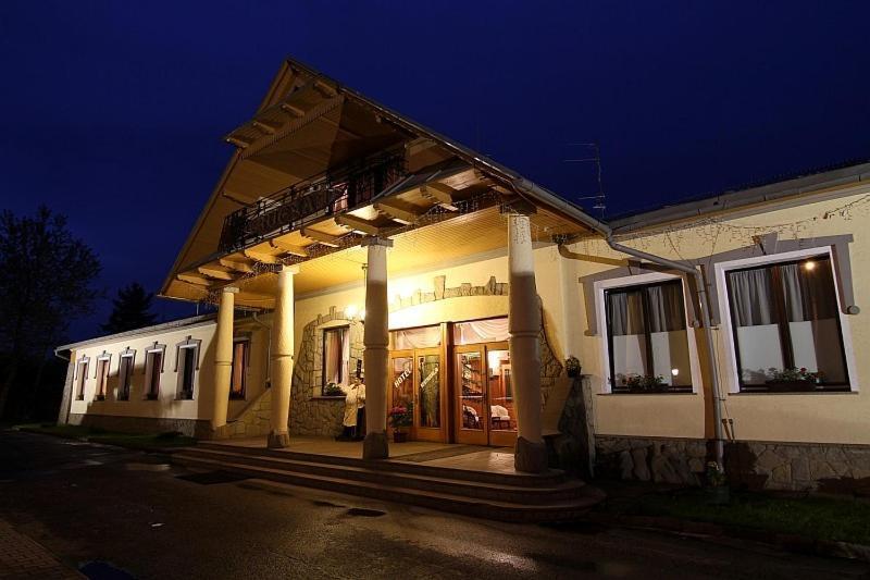 Restauracja Noclegi Ruczaj Nowy Targ Dış mekan fotoğraf